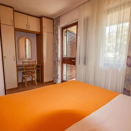Apartment Rosanda *