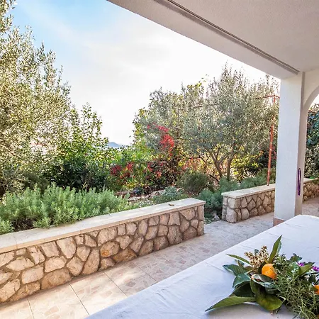 Apartment Rosanda