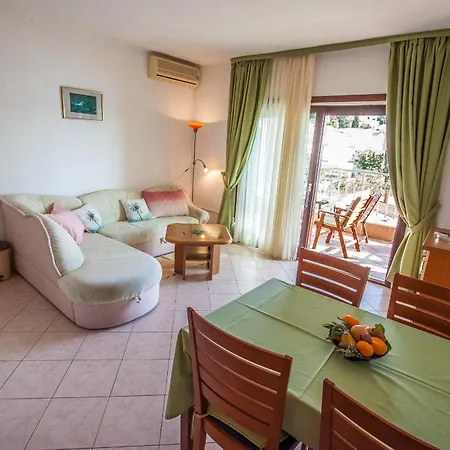 Apartment Rosanda *