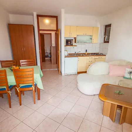 Rosanda Apartment Pakostane