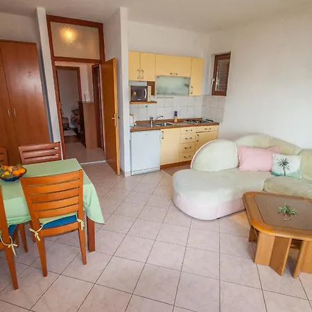 Apartment Rosanda Pakostane